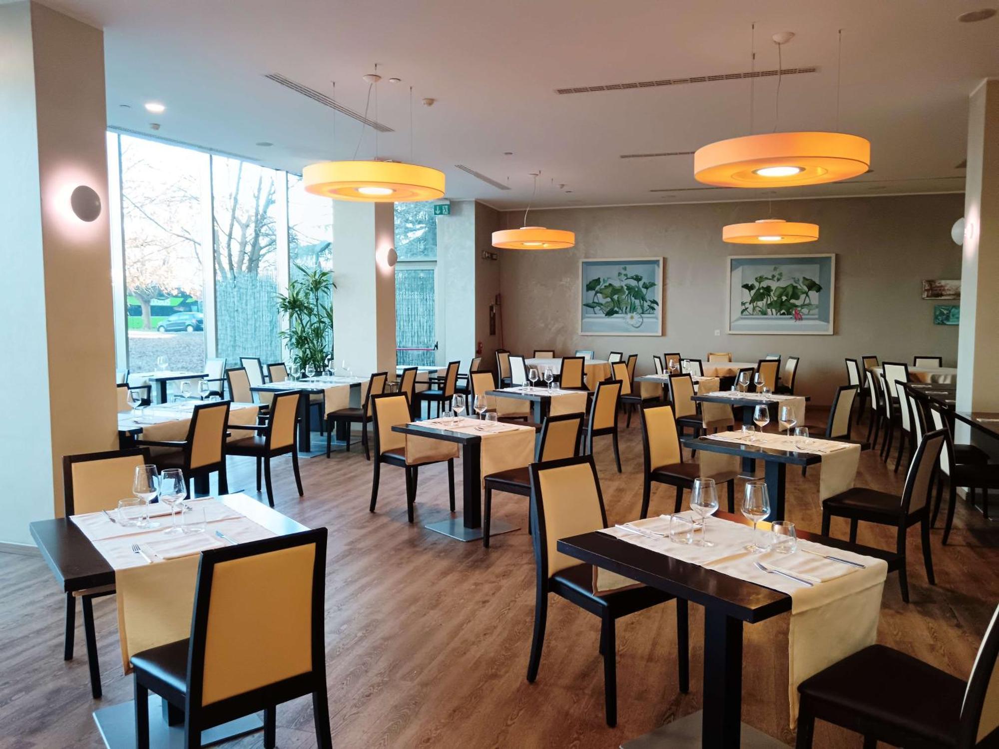 Best Western Plus The Hub Hotel Milano Exterior foto