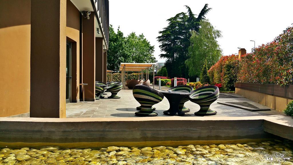 Best Western Plus The Hub Hotel Milano Exterior foto